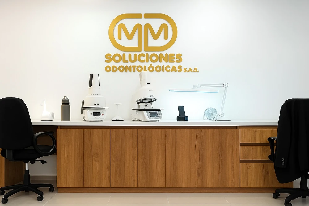 dr-victor-mendoza-veneers-13